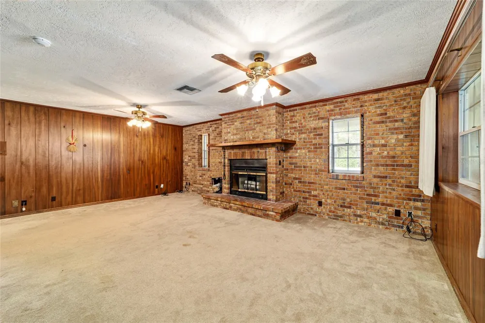 2285 W HIGHWAY 318 Citra, FL 32113