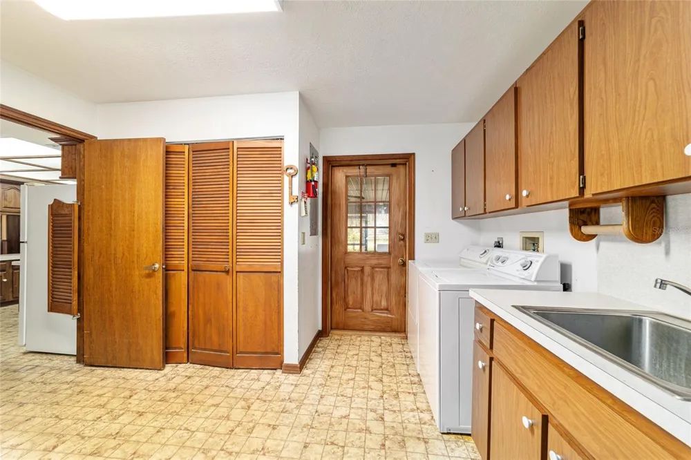 2285 W HIGHWAY 318 Citra, FL 32113