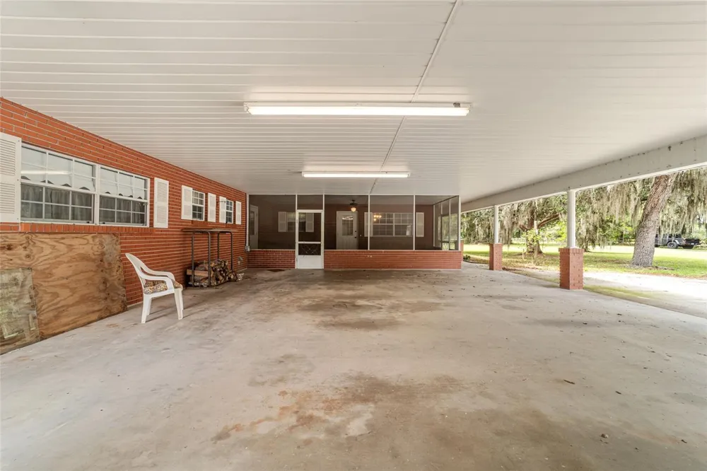2285 W HIGHWAY 318 Citra, FL 32113