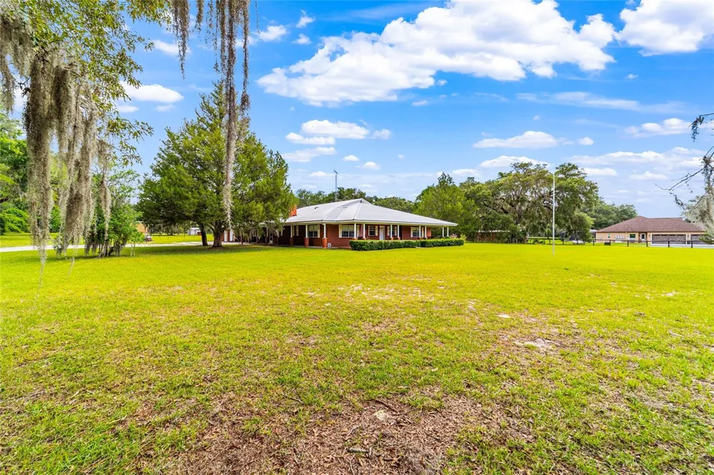 2285 W HIGHWAY 318 Citra, FL 32113