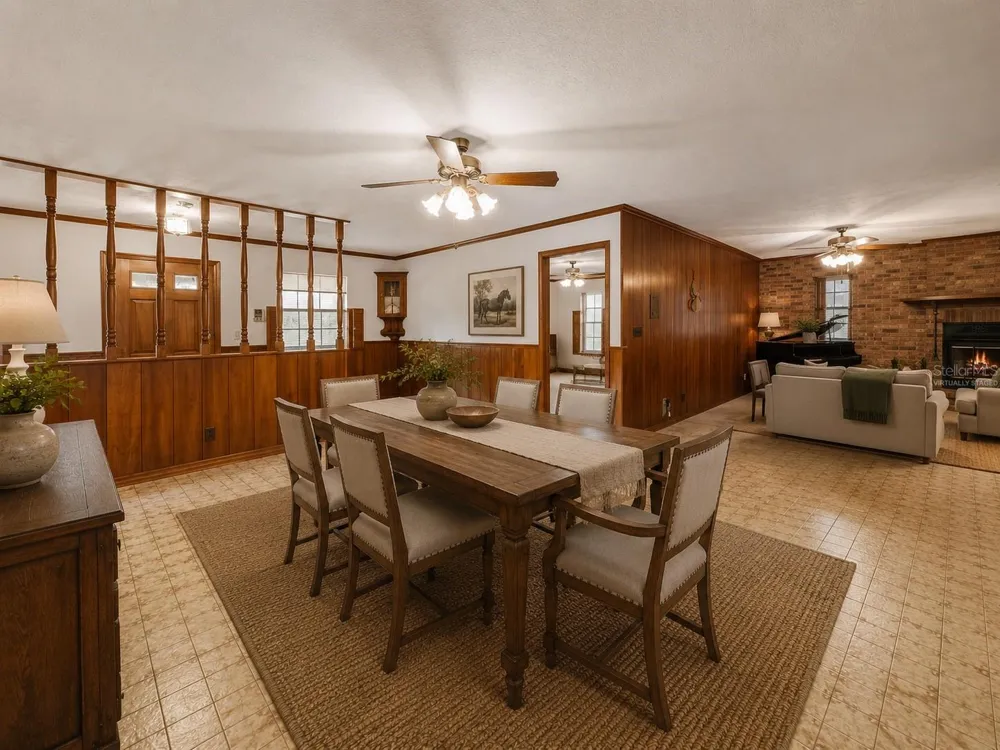 2285 W HIGHWAY 318 Citra, FL 32113