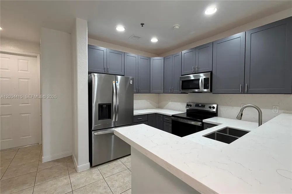 4649 SW 75th Way Davie, FL 33314