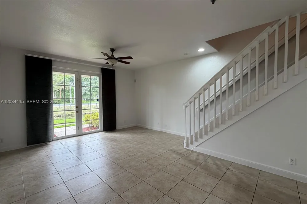 4649 SW 75th Way Davie, FL 33314