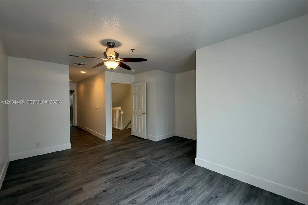 4649 SW 75th Way Davie, FL 33314