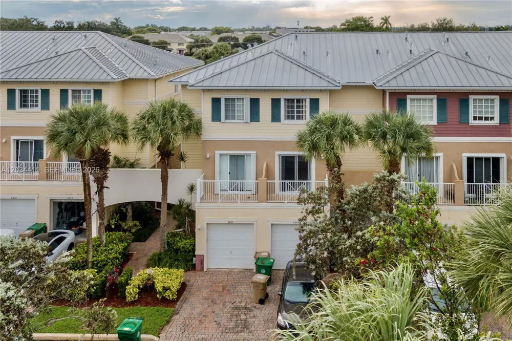4649 SW 75th Way Davie, FL 33314