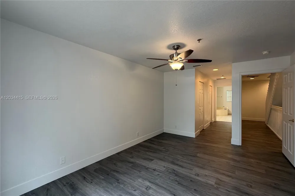 4649 SW 75th Way Davie, FL 33314