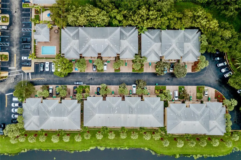 4649 SW 75th Way Davie, FL 33314