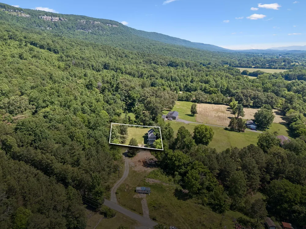 280 Hillside Road Whitwell, TN 37397