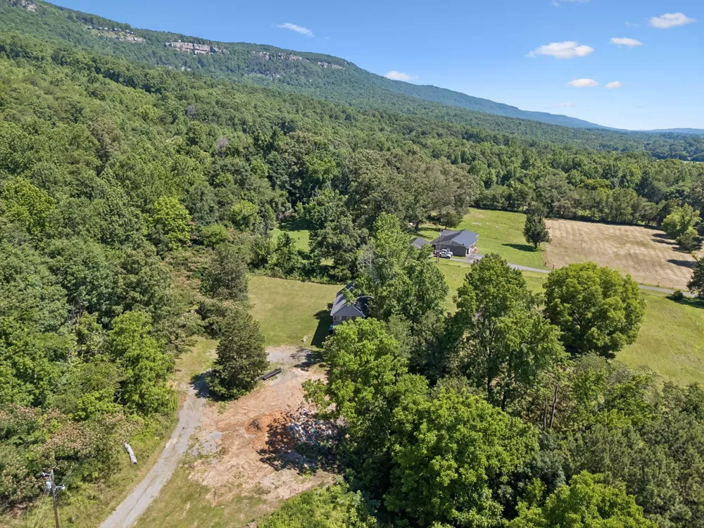 280 Hillside Road Whitwell, TN 37397