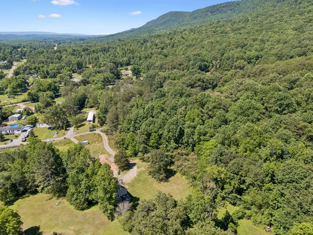 280 Hillside Road Whitwell, TN 37397