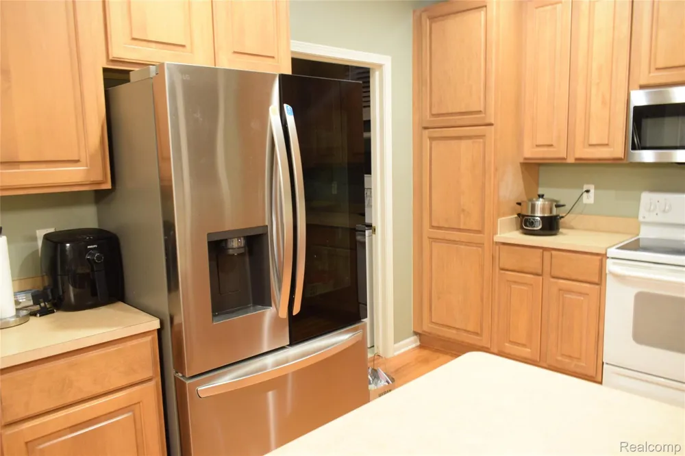 29377 Whistler Drive Novi City, MI 48377