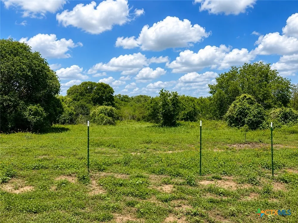 1958 Fm-3010 Yoakum, TX 77995