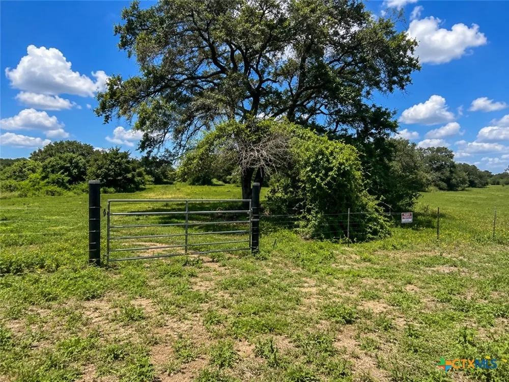 1958 Fm-3010 Yoakum, TX 77995