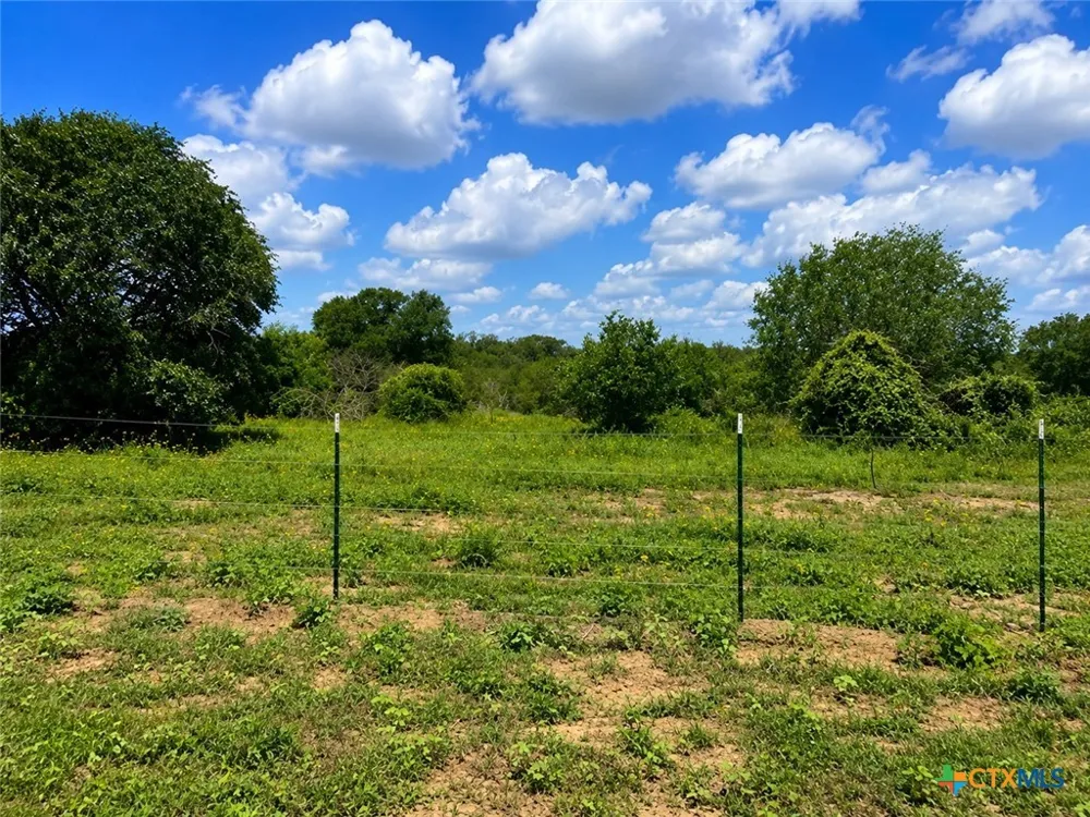 1958 Fm-3010 Yoakum, TX 77995