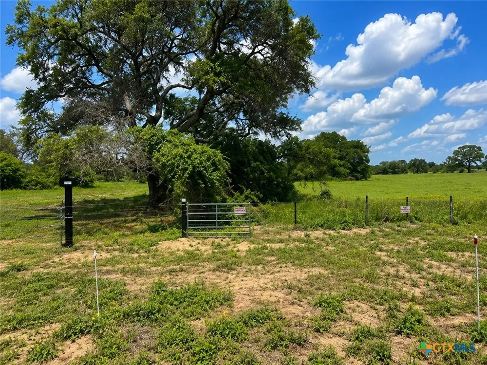1958 Fm-3010 Yoakum, TX 77995