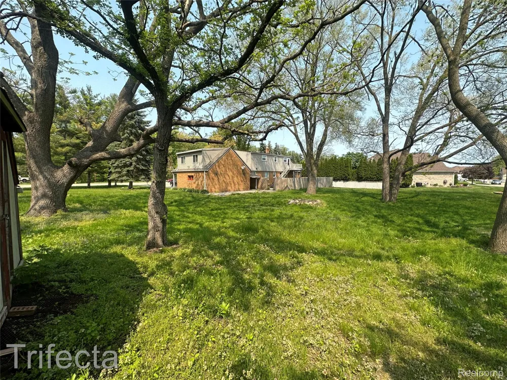 23930 21 Mile Road Macomb Township, MI 48042