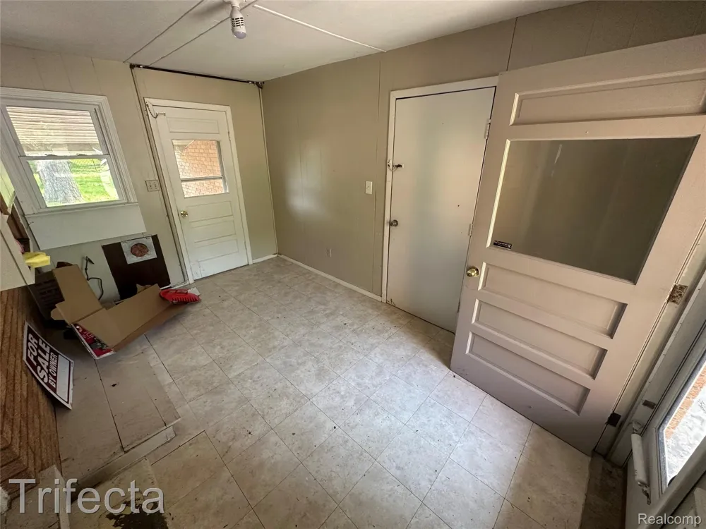 23930 21 Mile Road Macomb Township, MI 48042