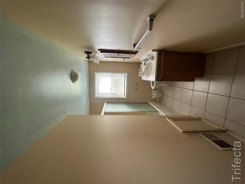 23930 21 Mile Road Macomb Township, MI 48042