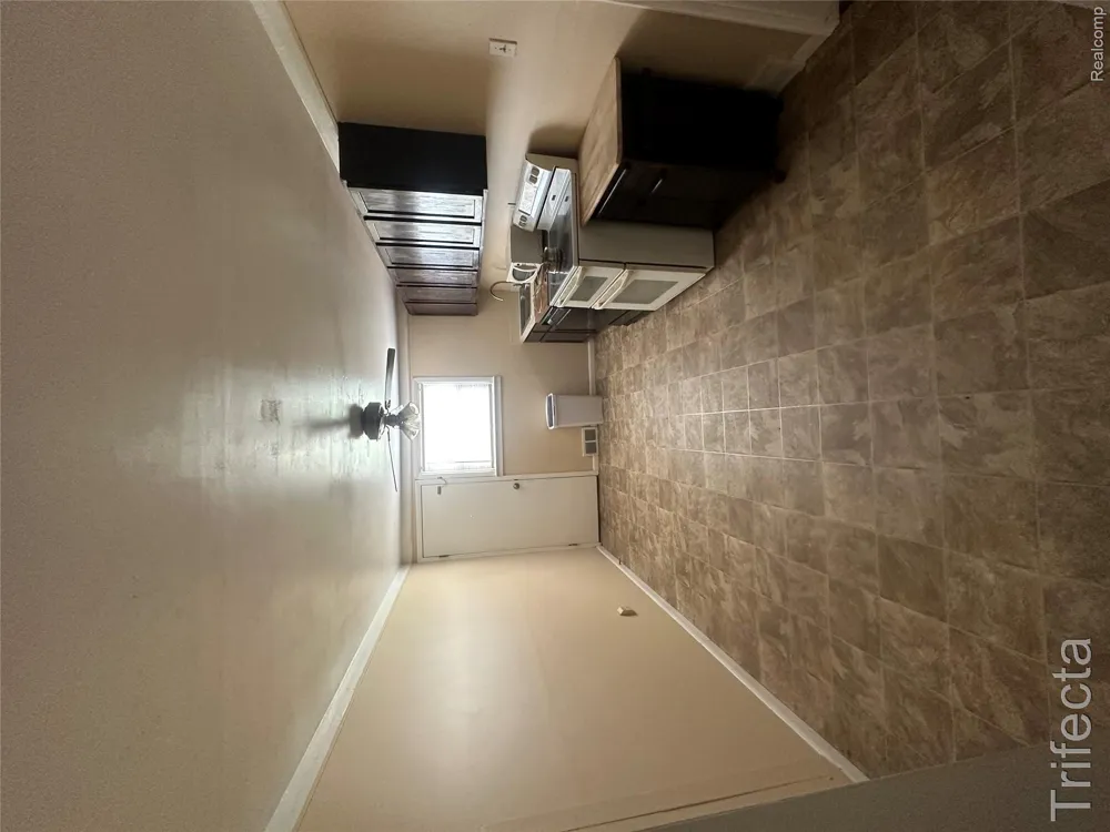 23930 21 Mile Road Macomb Township, MI 48042