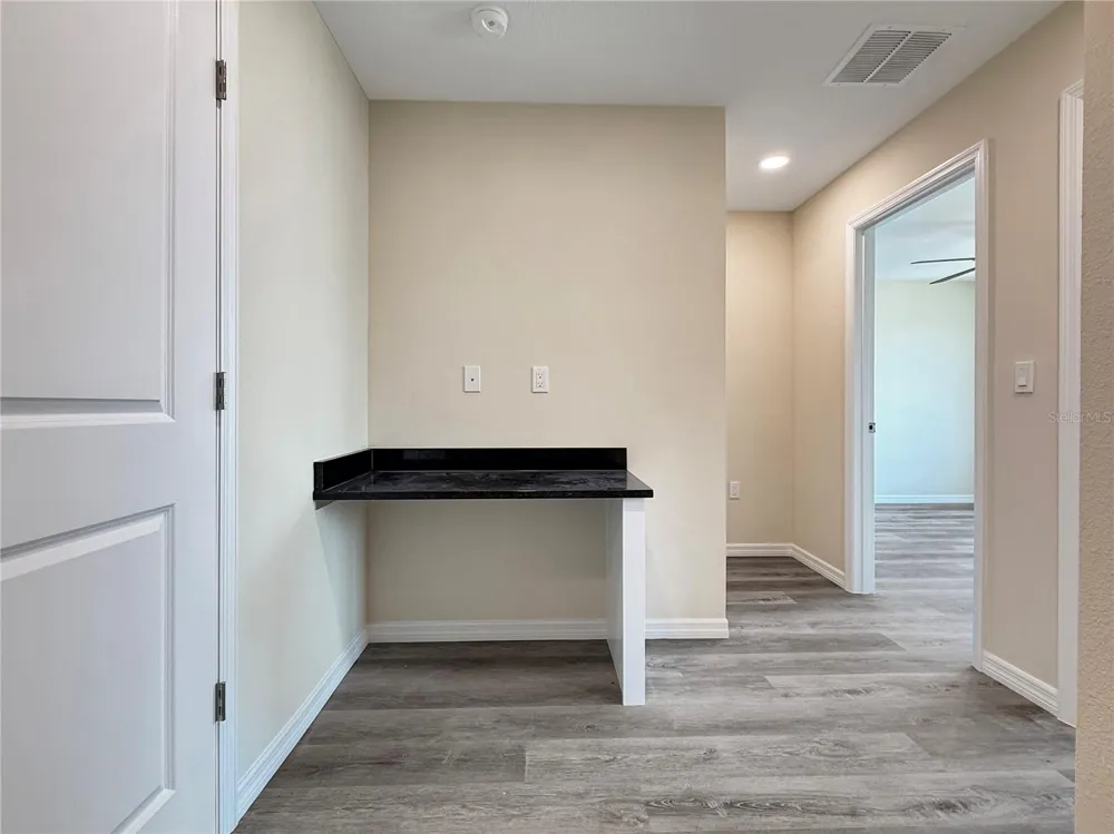 4345 CAMBIO GARDENS COURT Tampa, FL 33610