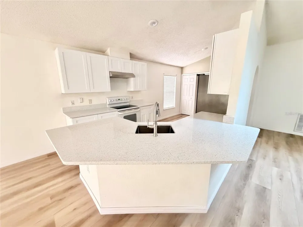 426 WOODBURY PINES CIRCLE Orlando, FL 32828