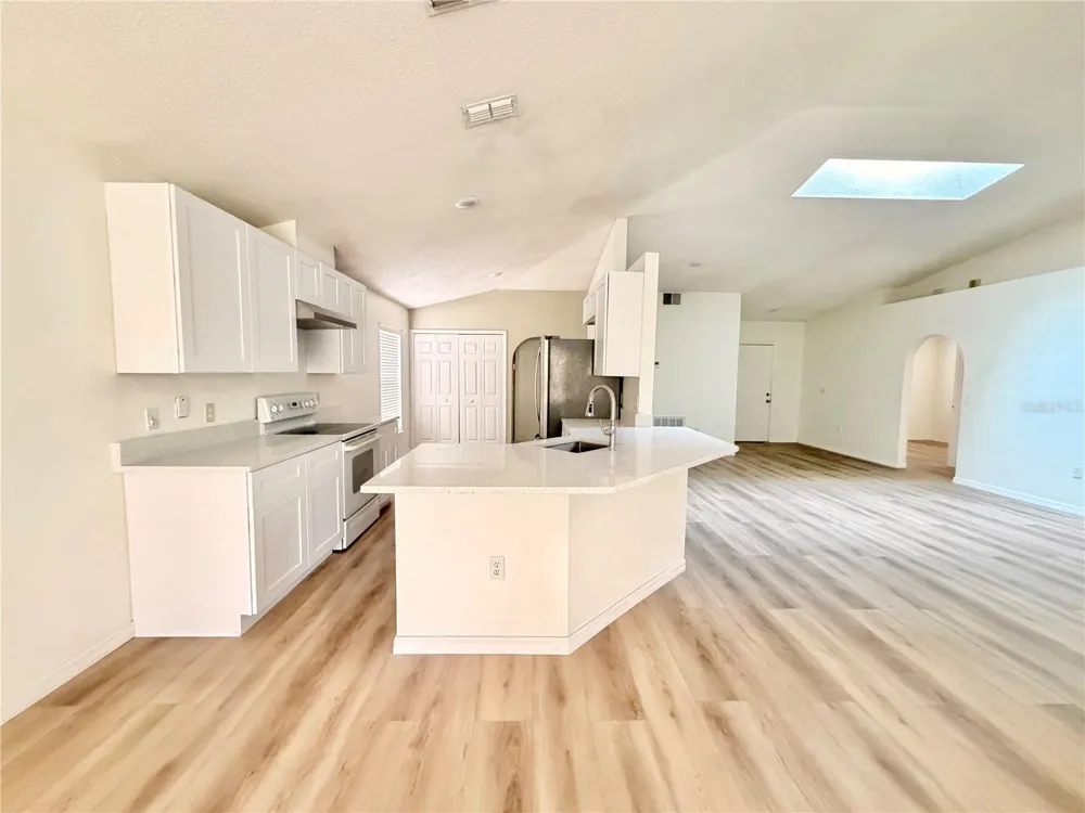 426 WOODBURY PINES CIRCLE Orlando, FL 32828