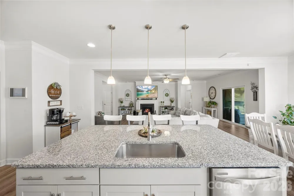 2128 Lapalma Trace Lake Wylie, SC 29710