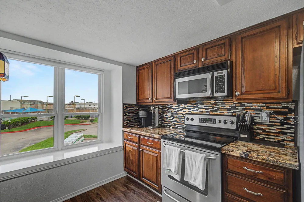 3663 Nasa Parkway #502 Seabrook, TX 77586