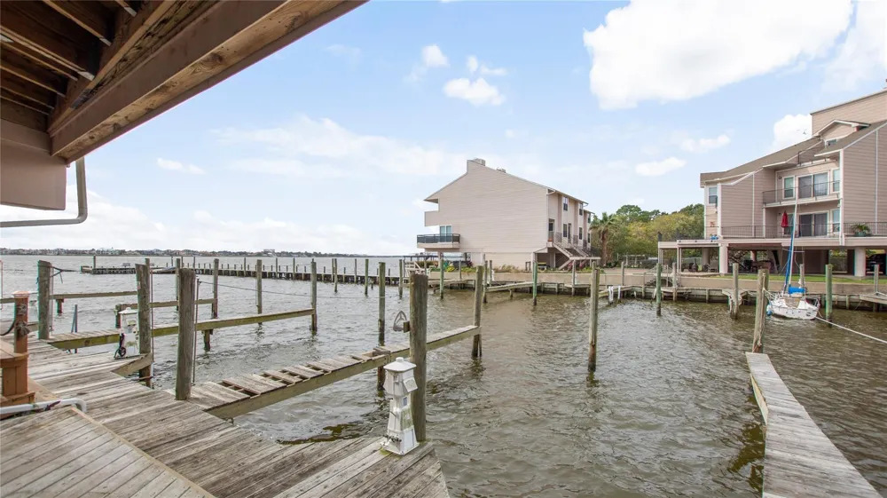 3663 Nasa Parkway #502 Seabrook, TX 77586