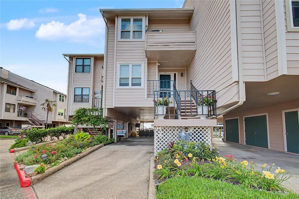 3663 Nasa Parkway #502 Seabrook, TX 77586