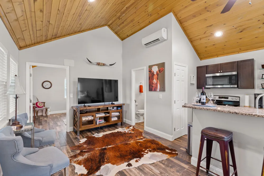 14909 Fitzhugh Road #B Austin, TX 78736