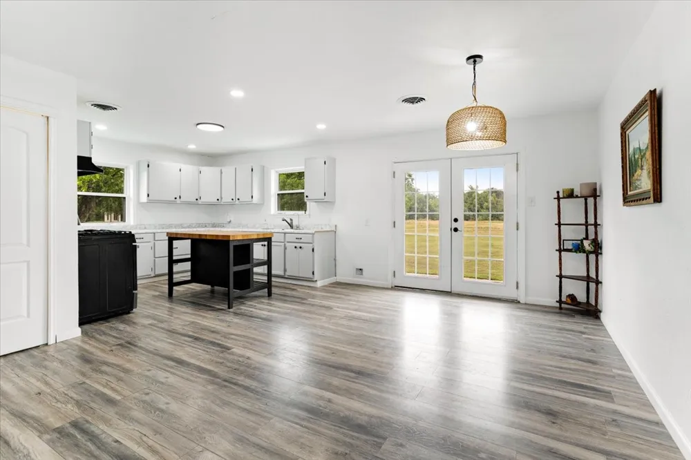 4938 County Road 4410 Commerce, TX 75428
