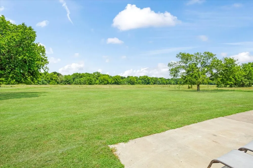 4938 County Road 4410 Commerce, TX 75428