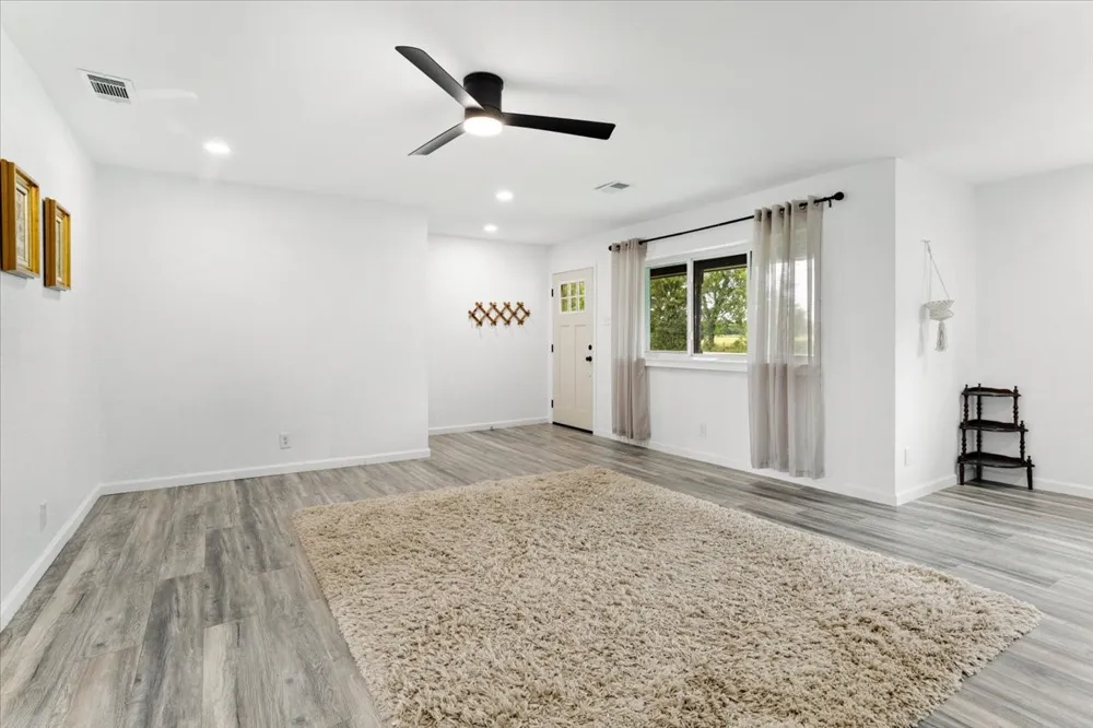 4938 County Road 4410 Commerce, TX 75428