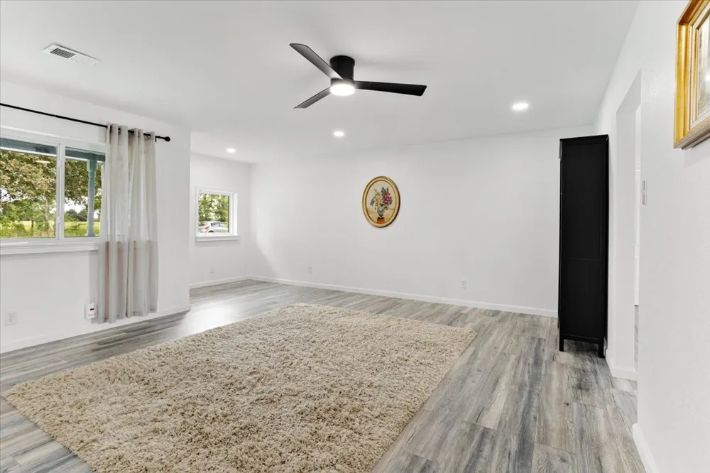 4938 County Road 4410 Commerce, TX 75428