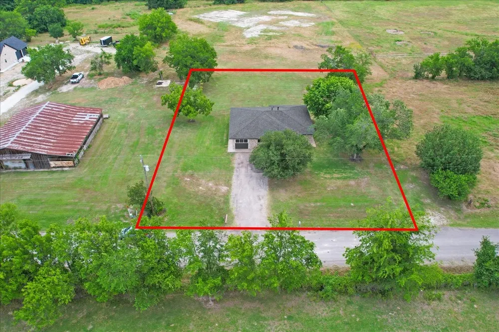 4938 County Road 4410 Commerce, TX 75428
