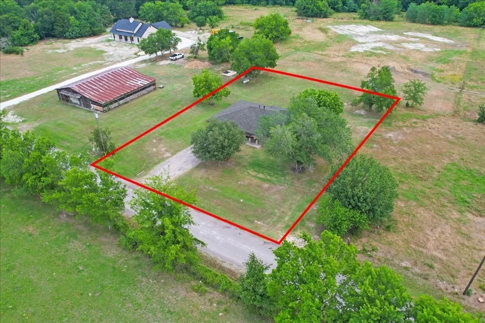 4938 County Road 4410 Commerce, TX 75428