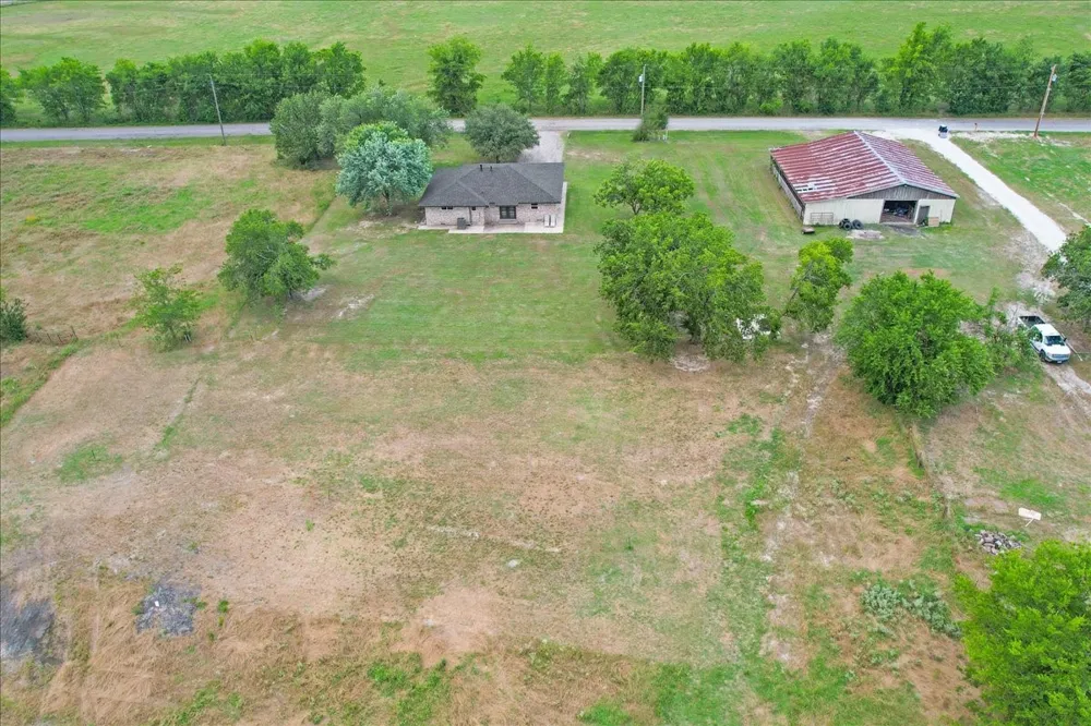 4938 County Road 4410 Commerce, TX 75428