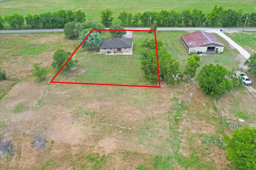4938 County Road 4410 Commerce, TX 75428