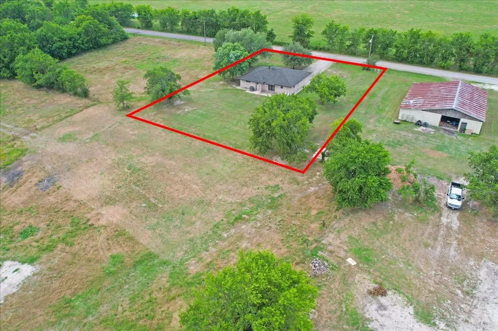 4938 County Road 4410 Commerce, TX 75428