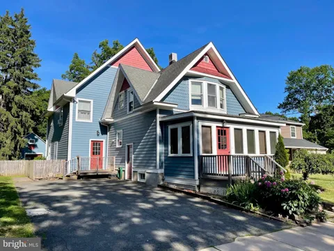 407 READING STREET
