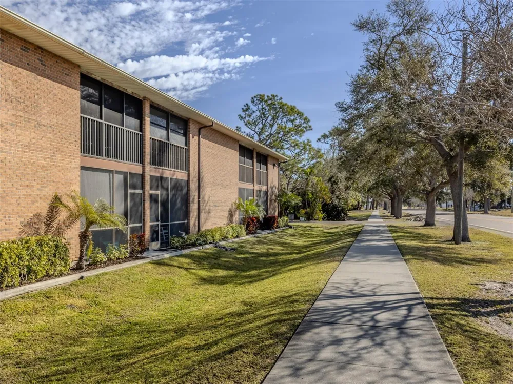 217 AIRPORT AVENUE W #216 Venice, FL 34285