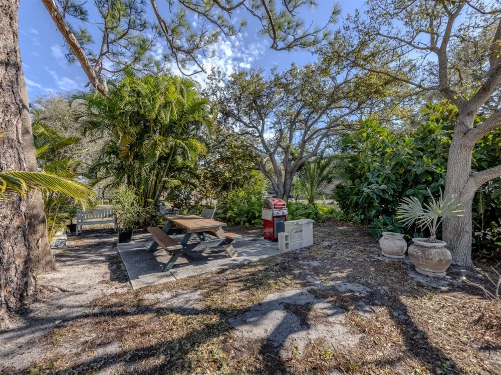 217 AIRPORT AVENUE W #216 Venice, FL 34285