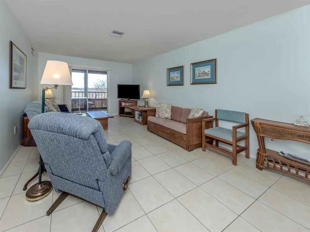 217 AIRPORT AVENUE W #216 Venice, FL 34285