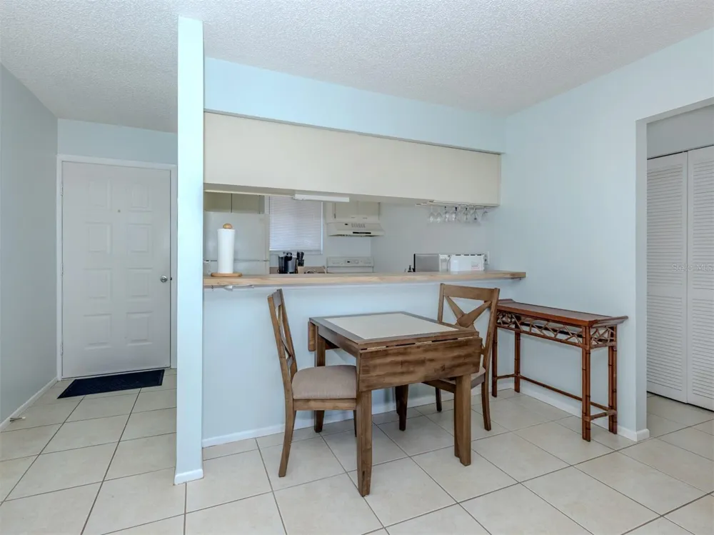 217 AIRPORT AVENUE W #216 Venice, FL 34285
