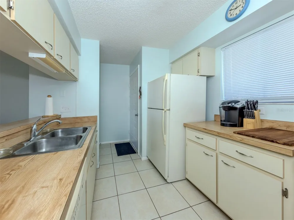 217 AIRPORT AVENUE W #216 Venice, FL 34285