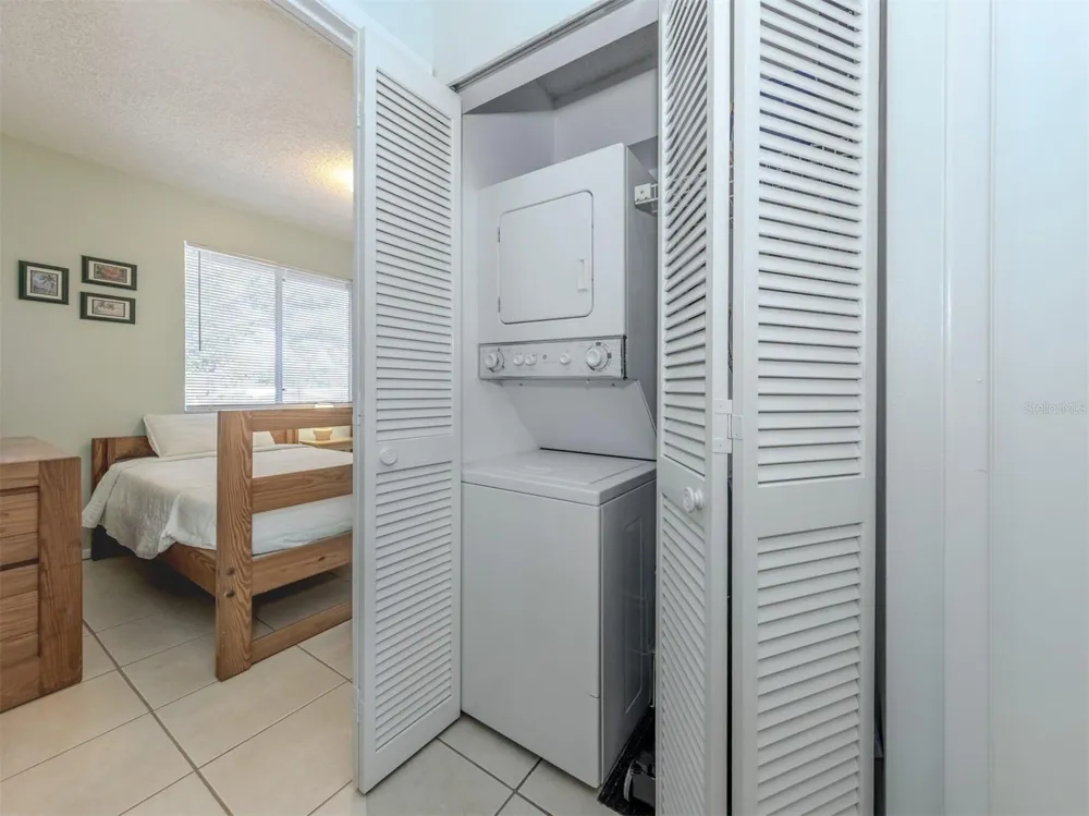 217 AIRPORT AVENUE W #216 Venice, FL 34285