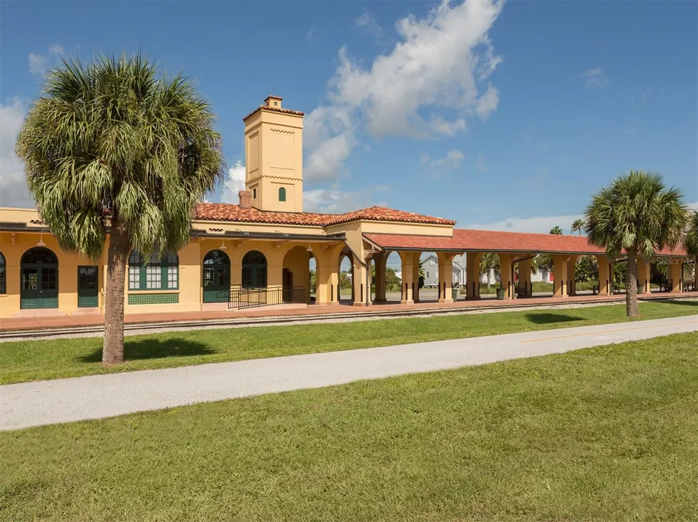 217 AIRPORT AVENUE W #216 Venice, FL 34285