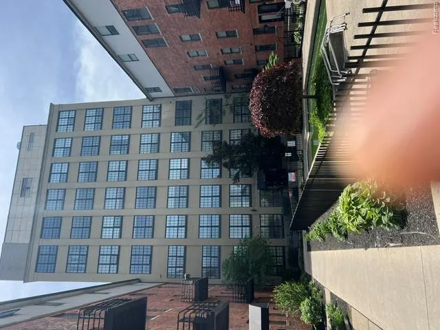 6533 E Jefferson Avenue #330E Detroit City, MI 48207
