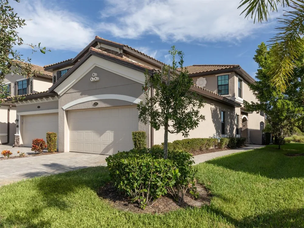 17637 GAWTHROP DRIVE #104 Bradenton, FL 34211